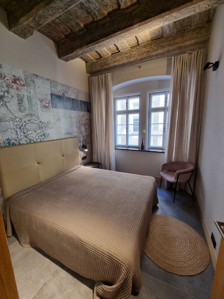 Pronájem bytu 90 m², Vlašská, Praha, Praha Pronájem bytu 90 m², Vlašská, Praha, Praha