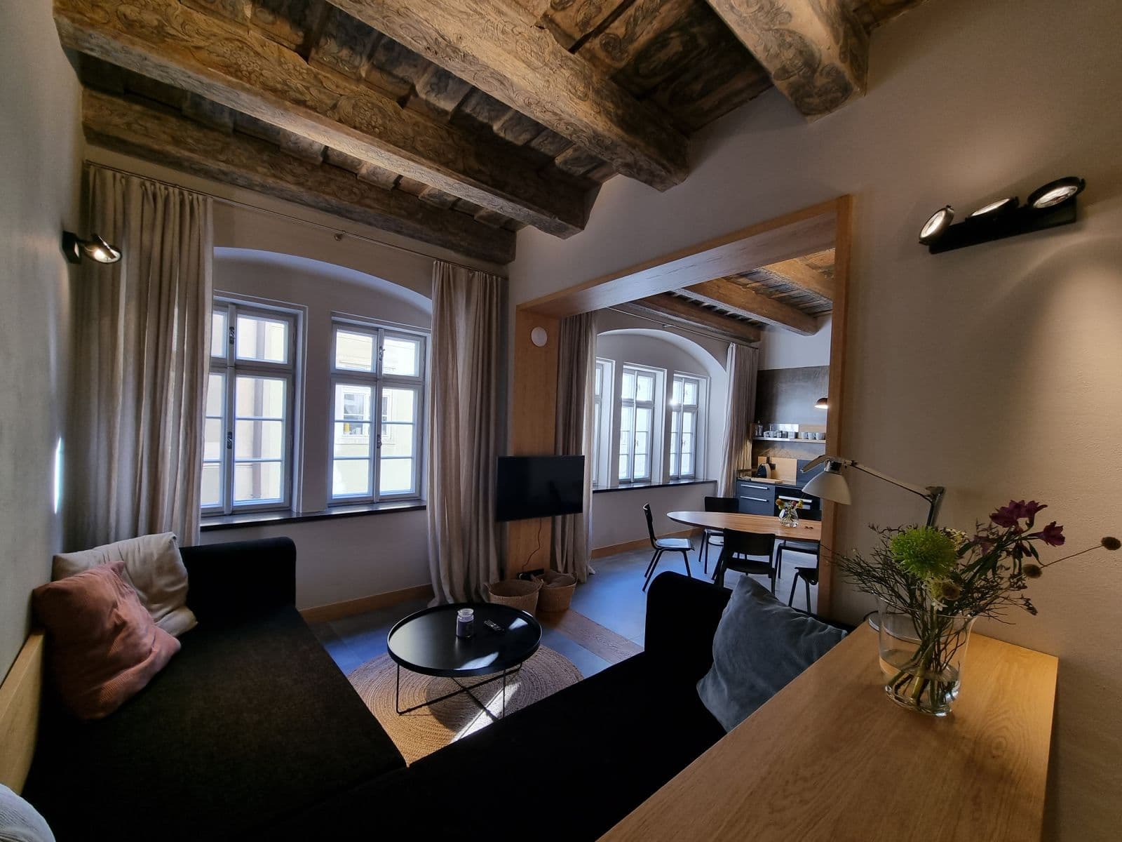 Pronájem bytu 90 m², Vlašská, Praha, Praha Pronájem bytu 90 m², Vlašská, Praha, Praha