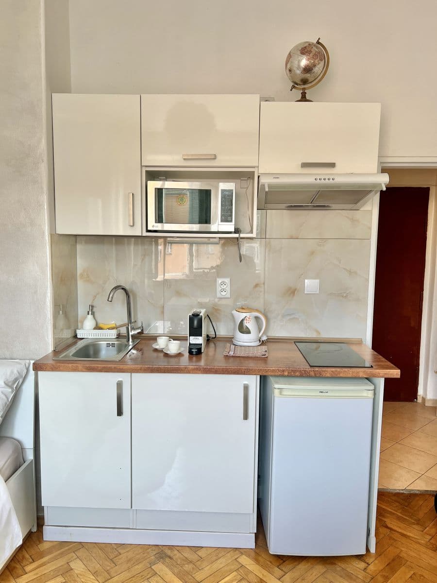 Pronájem bytu 25 m², Na Bitevní Pláni, Praha, Praha Pronájem bytu 25 m², Na Bitevní Pláni, Praha, Praha