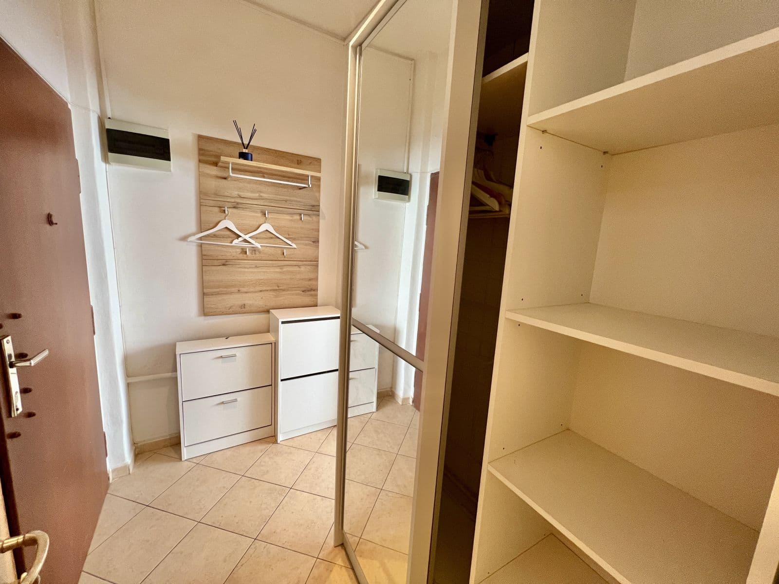 Pronájem bytu 25 m², Na Bitevní Pláni, Praha, Praha Pronájem bytu 25 m², Na Bitevní Pláni, Praha, Praha