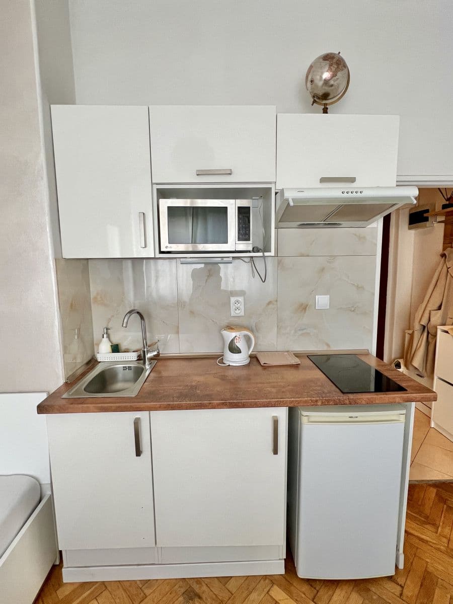 Pronájem bytu 25 m², Na Bitevní Pláni, Praha, Praha Pronájem bytu 25 m², Na Bitevní Pláni, Praha, Praha