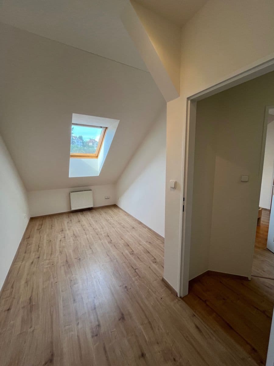 Pronájem bytu 4+kk 100 m², Pod Kavalírkou, Praha, Praha Pronájem bytu 4+kk 100 m², Pod Kavalírkou, Praha, Praha