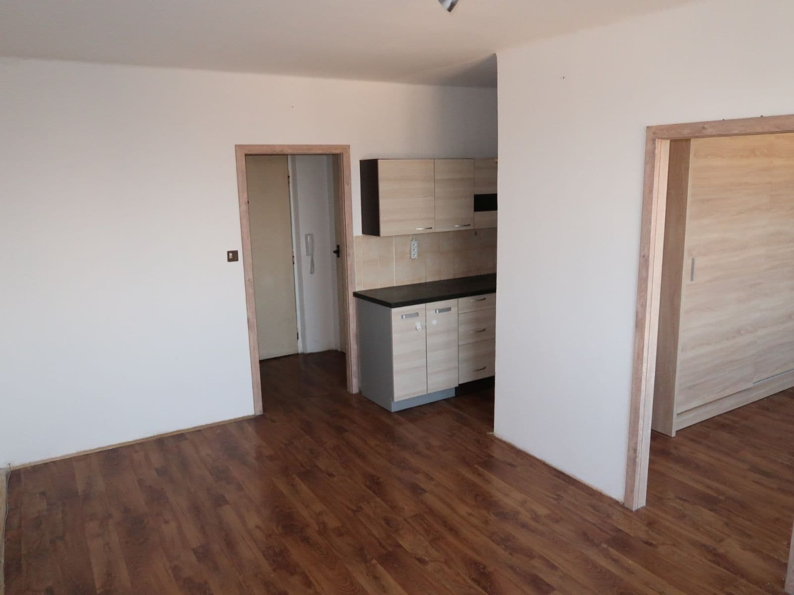 Pronájem bytu 2+kk 34 m², Veverkova, Hradec Králové, Královéhradecký kraj Pronájem bytu 2+kk 34 m², Veverkova, Hradec Králové, Královéhradecký kraj