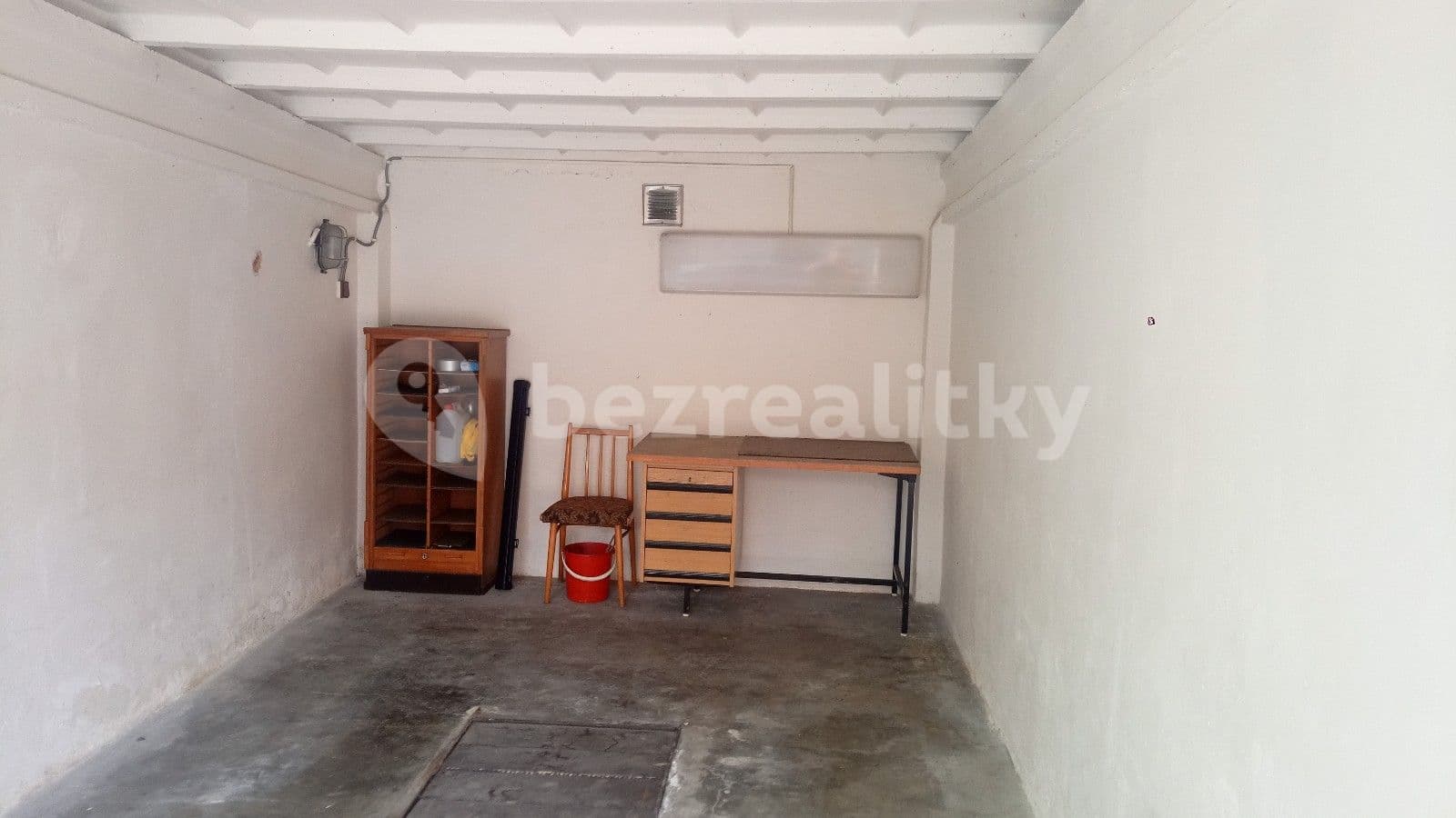 Pronájem garáže 18 m², Šrámkova, Brno, Jihomoravský kraj Pronájem garáže 18 m², Šrámkova, Brno, Jihomoravský kraj