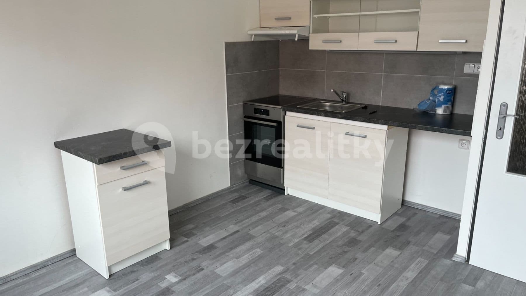 Pronájem bytu 1+1 37 m², Neklanova, Roudnice nad Labem, Ústecký kraj Pronájem bytu 1+1 37 m², Neklanova, Roudnice nad Labem, Ústecký kraj