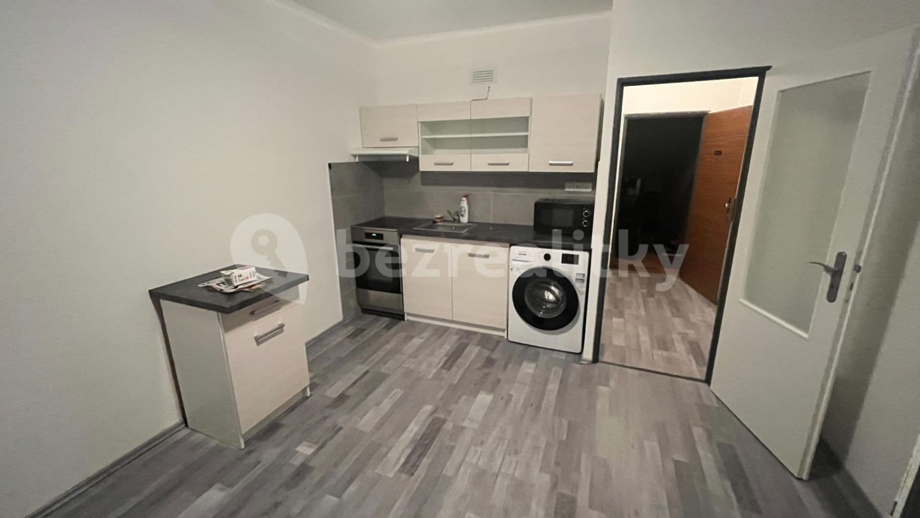 Pronájem bytu 1+1 37 m², Neklanova, Roudnice nad Labem, Ústecký kraj Pronájem bytu 1+1 37 m², Neklanova, Roudnice nad Labem, Ústecký kraj