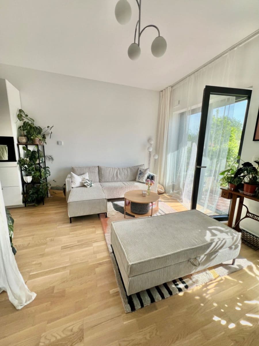 Pronájem bytu 1+1 60 m², Račianska, Nové Mesto, Bratislavský kraj Pronájem bytu 1+1 60 m², Račianska, Nové Mesto, Bratislavský kraj