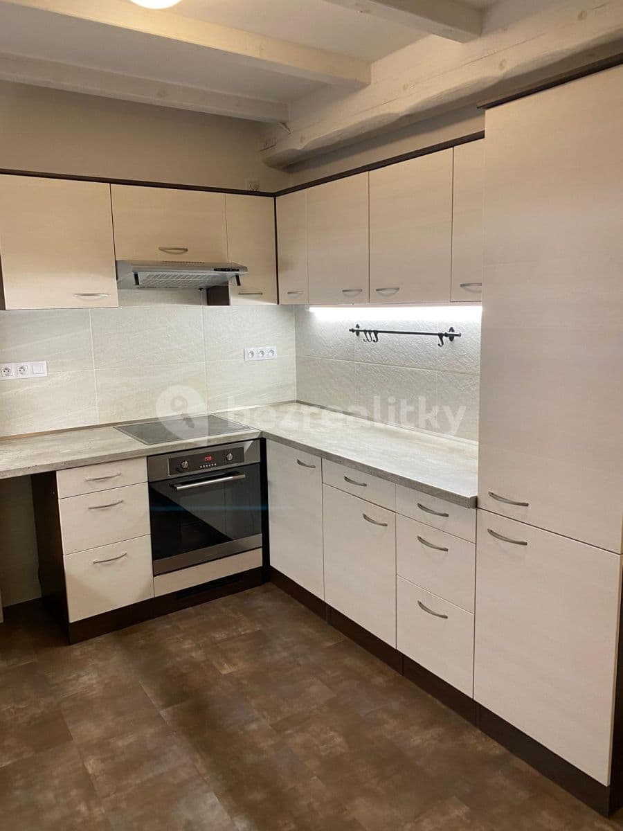 Pronájem bytu 3+1 107 m², Za rybníkem, Lišany, Středočeský kraj Pronájem bytu 3+1 107 m², Za rybníkem, Lišany, Středočeský kraj