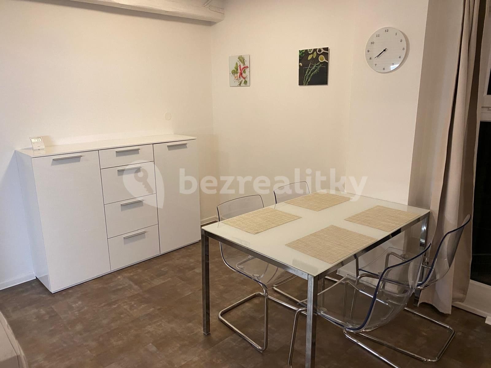 Pronájem bytu 3+1 107 m², Za rybníkem, Lišany, Středočeský kraj Pronájem bytu 3+1 107 m², Za rybníkem, Lišany, Středočeský kraj