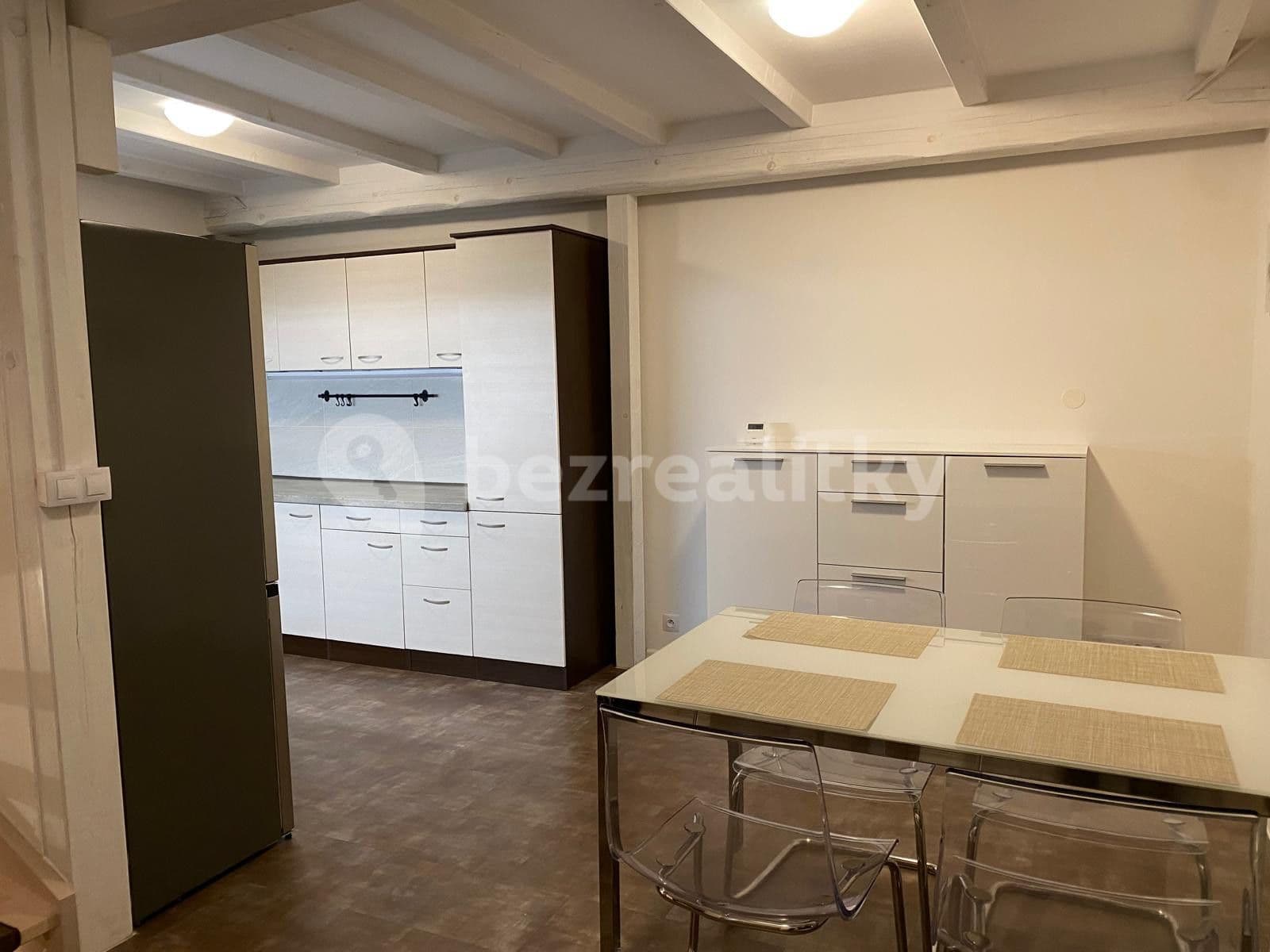Pronájem bytu 3+1 107 m², Za rybníkem, Lišany, Středočeský kraj Pronájem bytu 3+1 107 m², Za rybníkem, Lišany, Středočeský kraj