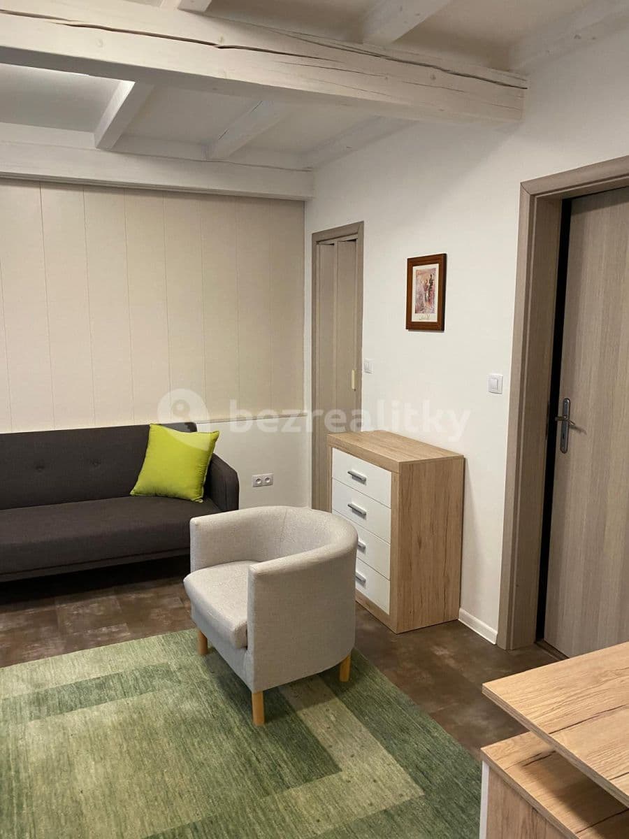 Pronájem bytu 3+1 107 m², Za rybníkem, Lišany, Středočeský kraj Pronájem bytu 3+1 107 m², Za rybníkem, Lišany, Středočeský kraj