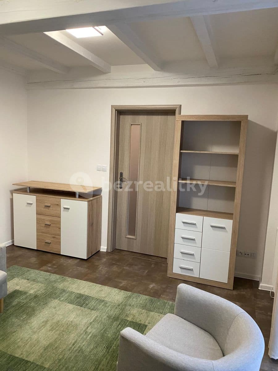 Pronájem bytu 3+1 107 m², Za rybníkem, Lišany, Středočeský kraj Pronájem bytu 3+1 107 m², Za rybníkem, Lišany, Středočeský kraj
