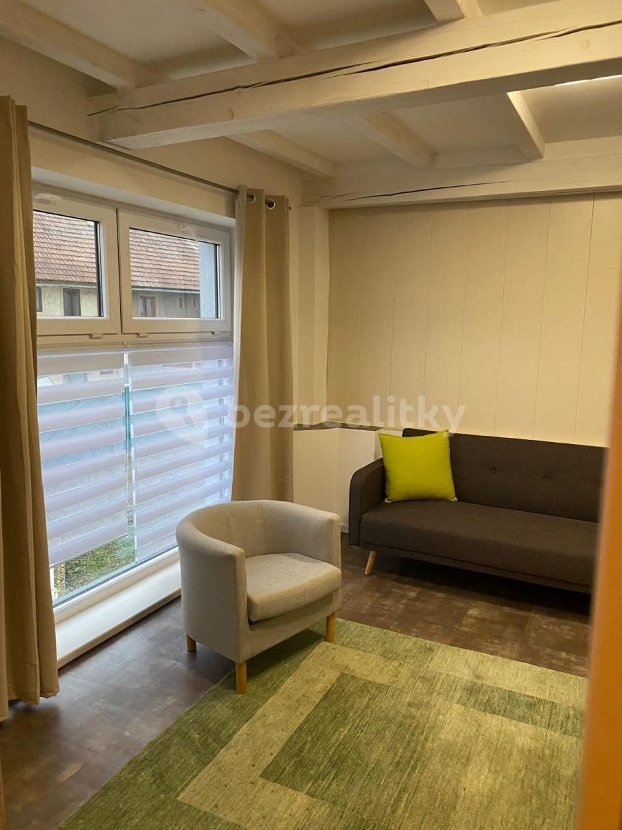 Pronájem bytu 3+1 107 m², Za rybníkem, Lišany, Středočeský kraj Pronájem bytu 3+1 107 m², Za rybníkem, Lišany, Středočeský kraj