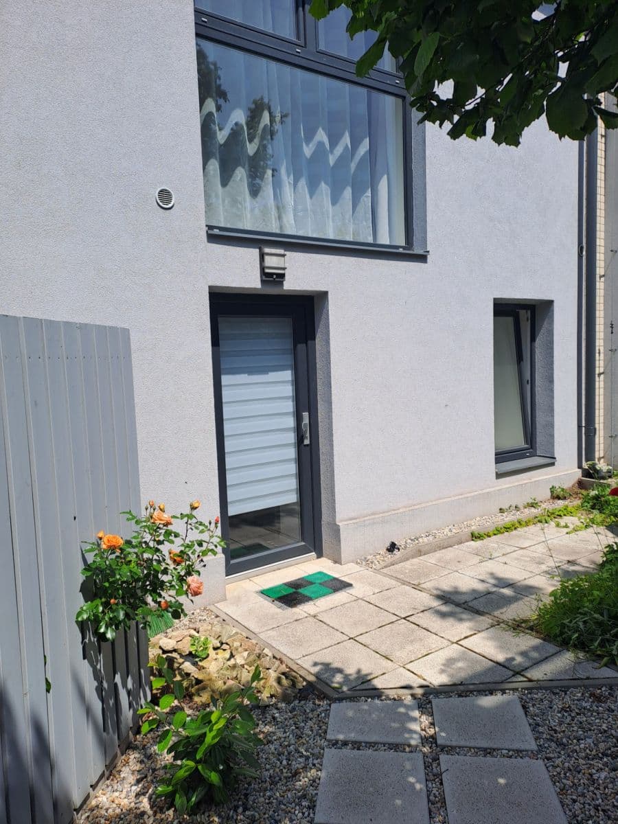 Pronájem bytu 3+1 107 m², Za rybníkem, Lišany, Středočeský kraj Pronájem bytu 3+1 107 m², Za rybníkem, Lišany, Středočeský kraj