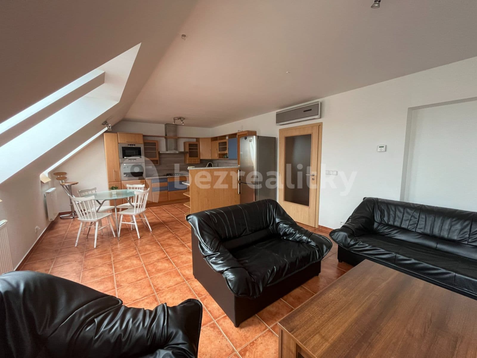 Pronájem bytu 3+kk 120 m², Bohatcova, Brno, Jihomoravský kraj Pronájem bytu 3+kk 120 m², Bohatcova, Brno, Jihomoravský kraj