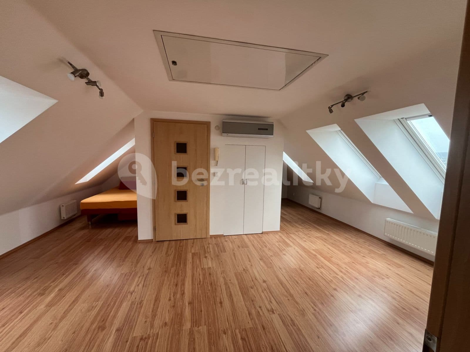 Pronájem bytu 3+kk 120 m², Bohatcova, Brno, Jihomoravský kraj Pronájem bytu 3+kk 120 m², Bohatcova, Brno, Jihomoravský kraj
