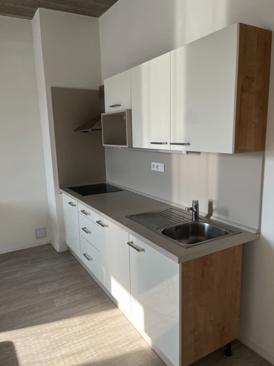 Pronájem bytu 2+kk 45 m², U Uhříněveské obory, Praha, Praha Pronájem bytu 2+kk 45 m², U Uhříněveské obory, Praha, Praha