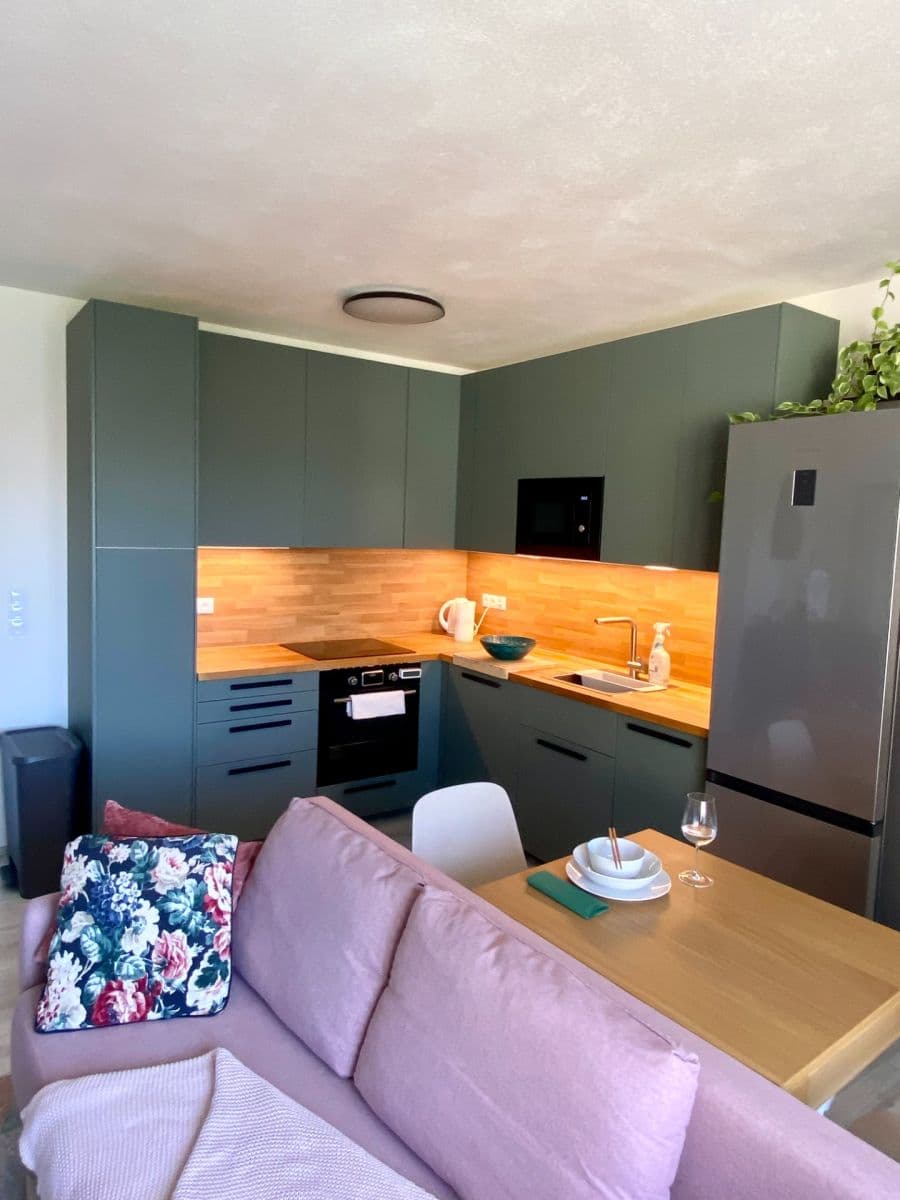 Pronájem bytu 2+kk 55 m², Nádražní, České Budějovice, Jihočeský kraj Pronájem bytu 2+kk 55 m², Nádražní, České Budějovice, Jihočeský kraj