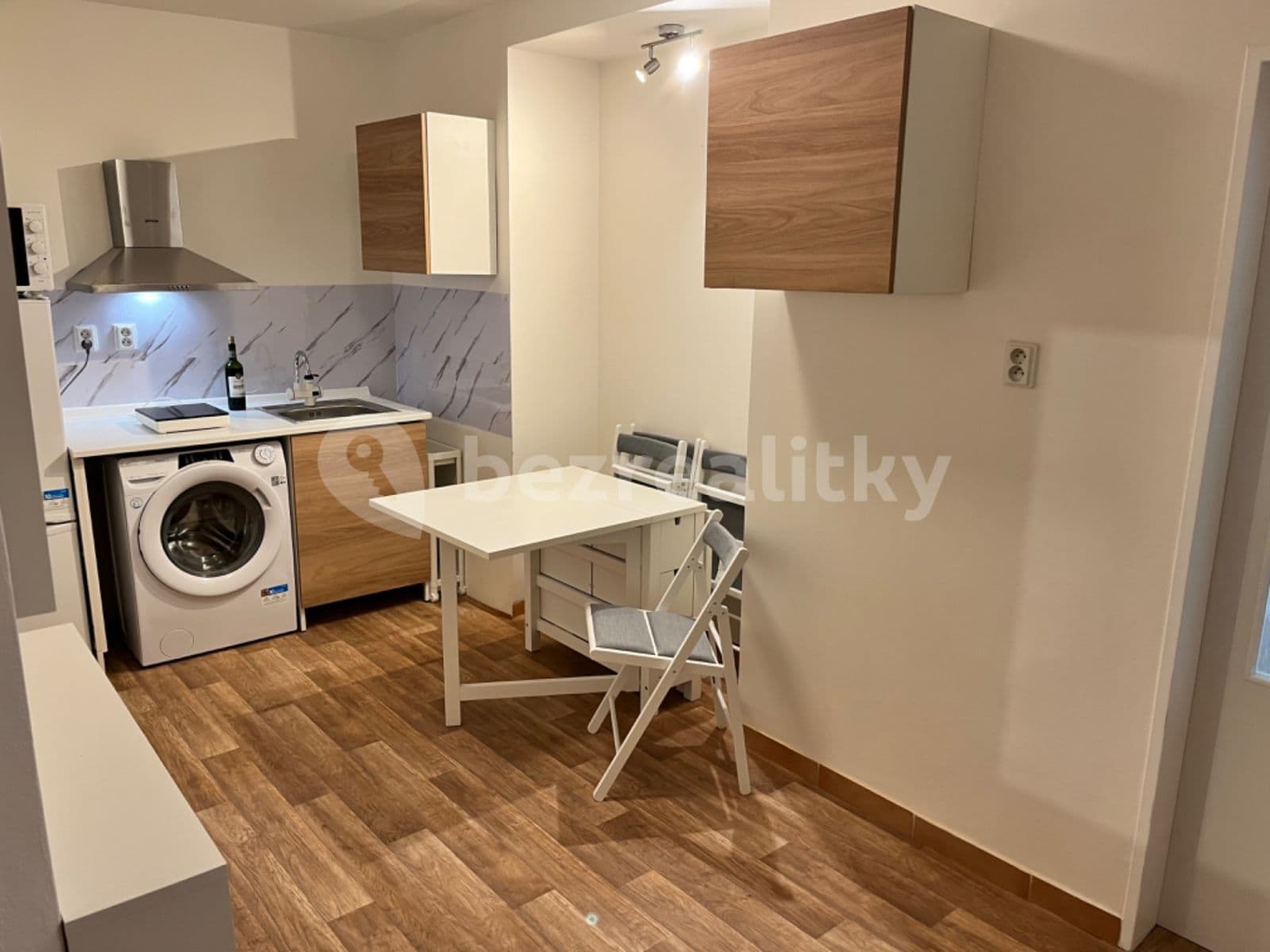 Pronájem bytu 2+1 58 m², Kolínská, Praha, Praha Pronájem bytu 2+1 58 m², Kolínská, Praha, Praha