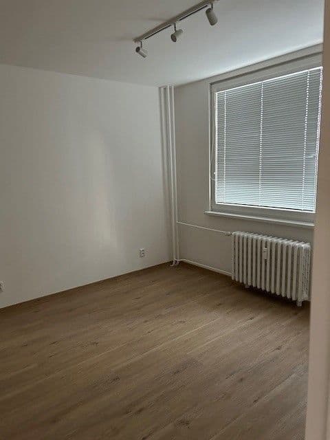 Pronájem bytu 2+kk 45 m², třída Edvarda Beneše, Hradec Králové, Královéhradecký kraj Pronájem bytu 2+kk 45 m², třída Edvarda Beneše, Hradec Králové, Královéhradecký kraj