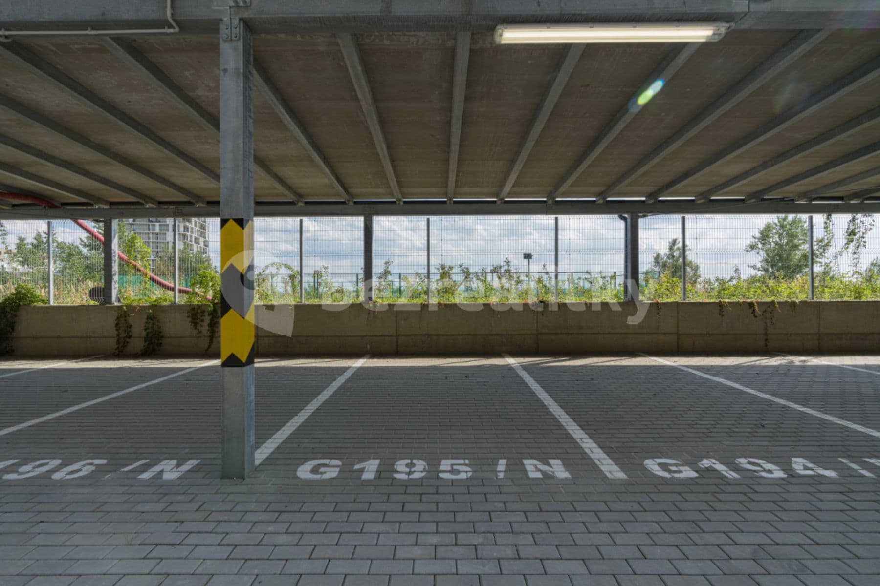 Pronájem garáže 12 m², Praha, Praha Pronájem garáže 12 m², Praha, Praha