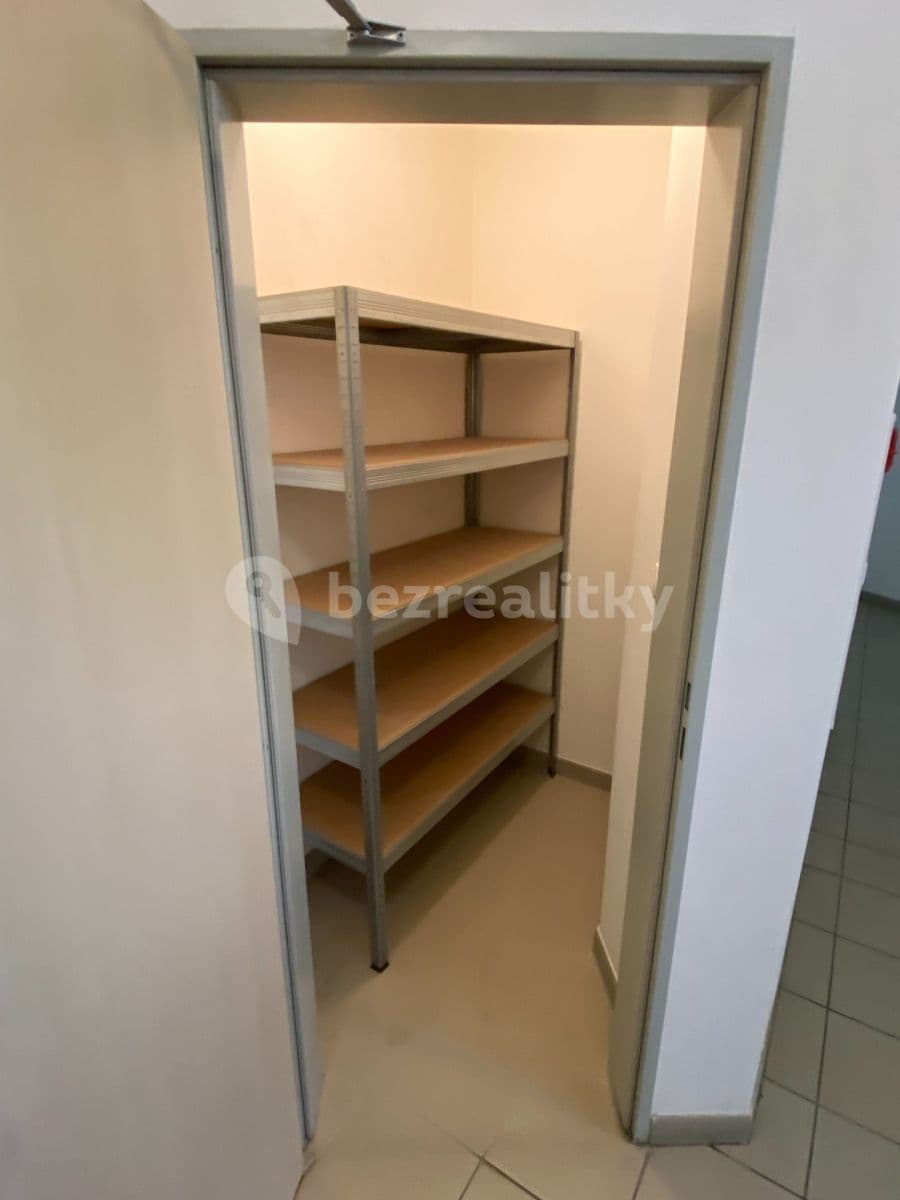 Pronájem garáže 20 m², Athénská, Praha, Praha Pronájem garáže 20 m², Athénská, Praha, Praha