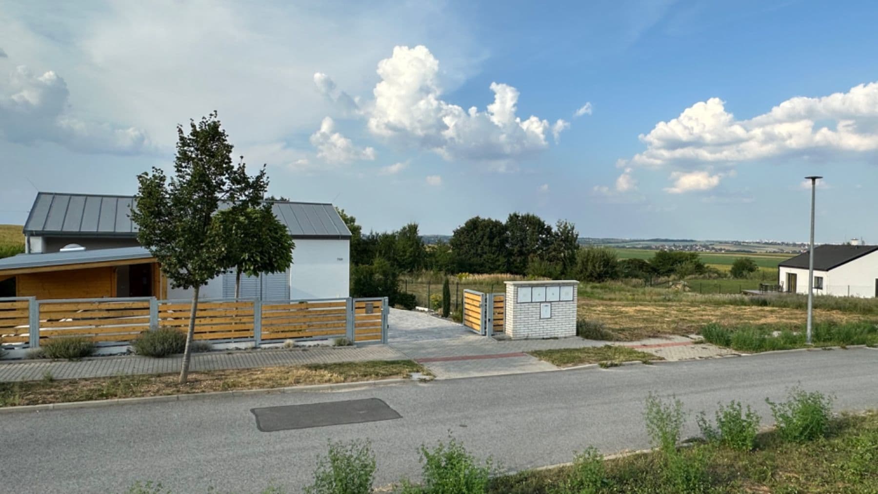 Prodej pozemku 854 m², U Rybníčka, Vysoký Újezd, Středočeský kraj Prodej pozemku 854 m², U Rybníčka, Vysoký Újezd, Středočeský kraj