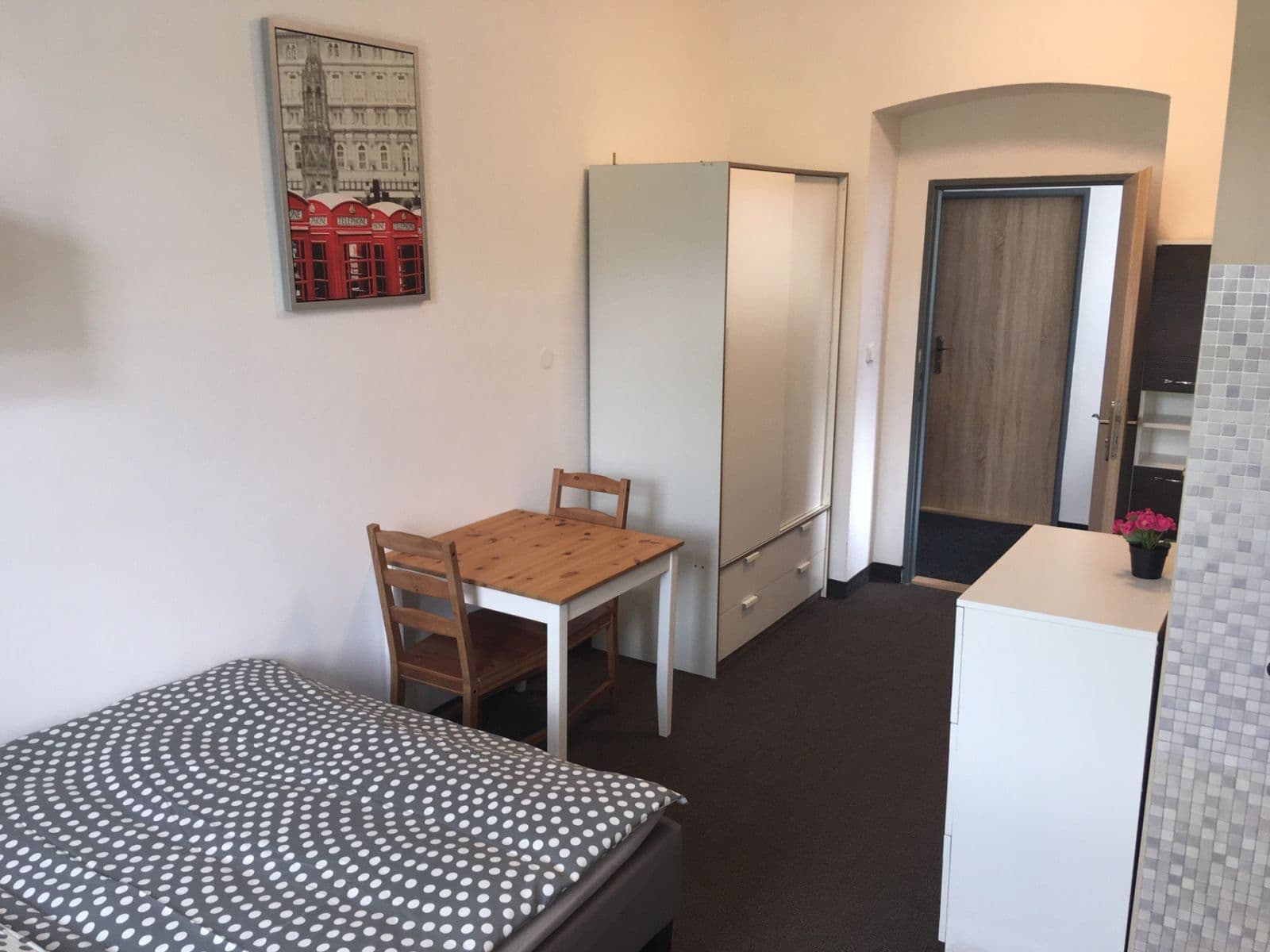 Pronájem bytu 1+kk 30 m², Českobrodská, Praha, Praha Pronájem bytu 1+kk 30 m², Českobrodská, Praha, Praha