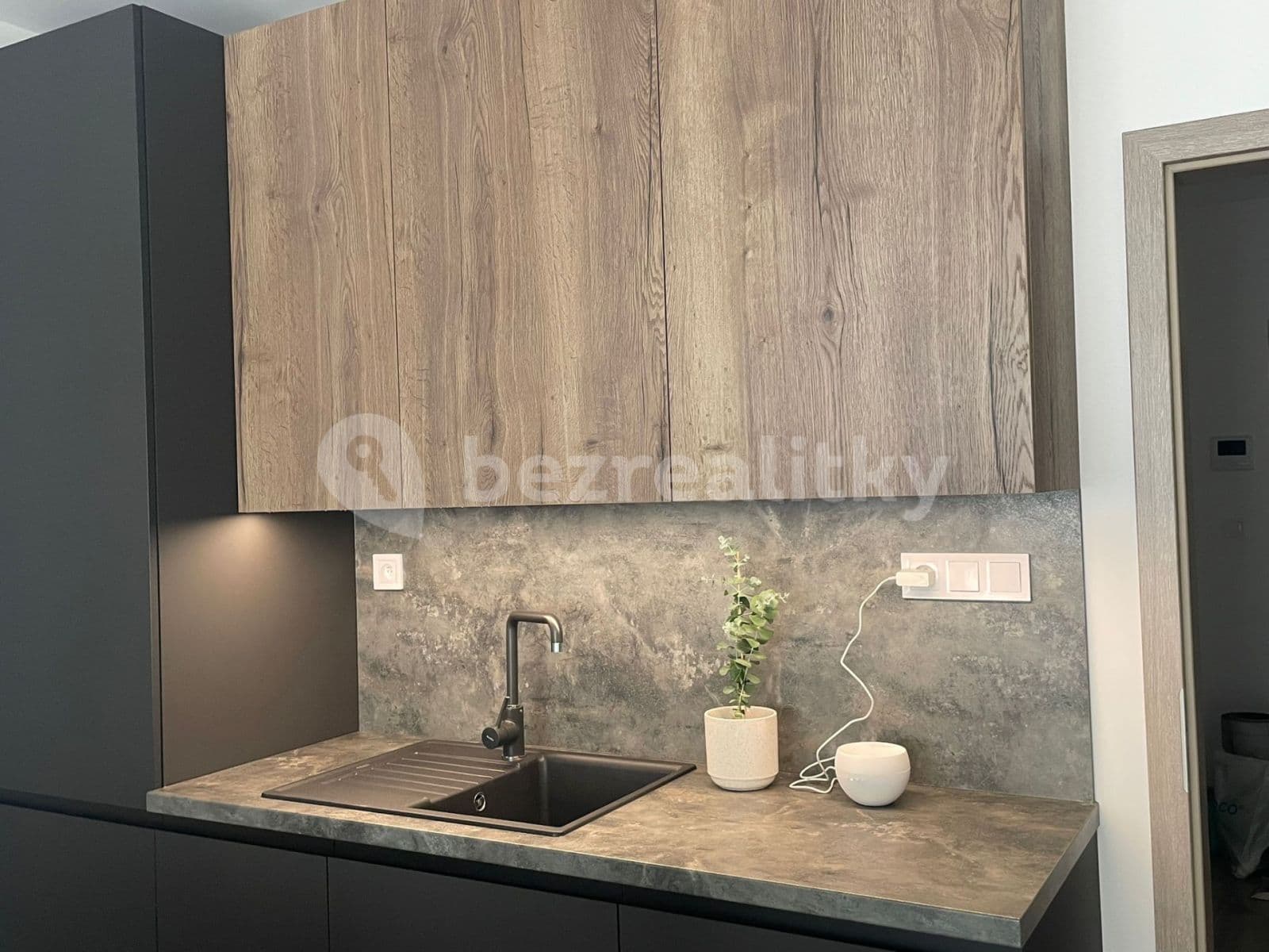 Pronájem bytu 1+kk 33 m², Frištenského, Olomouc, Olomoucký kraj Pronájem bytu 1+kk 33 m², Frištenského, Olomouc, Olomoucký kraj