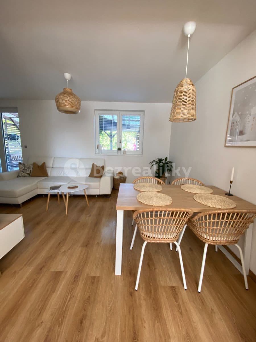 Prodej domu 120 m², pozemek 263 m², Nehvizdy, Středočeský kraj Prodej domu 120 m², pozemek 263 m², Nehvizdy, Středočeský kraj