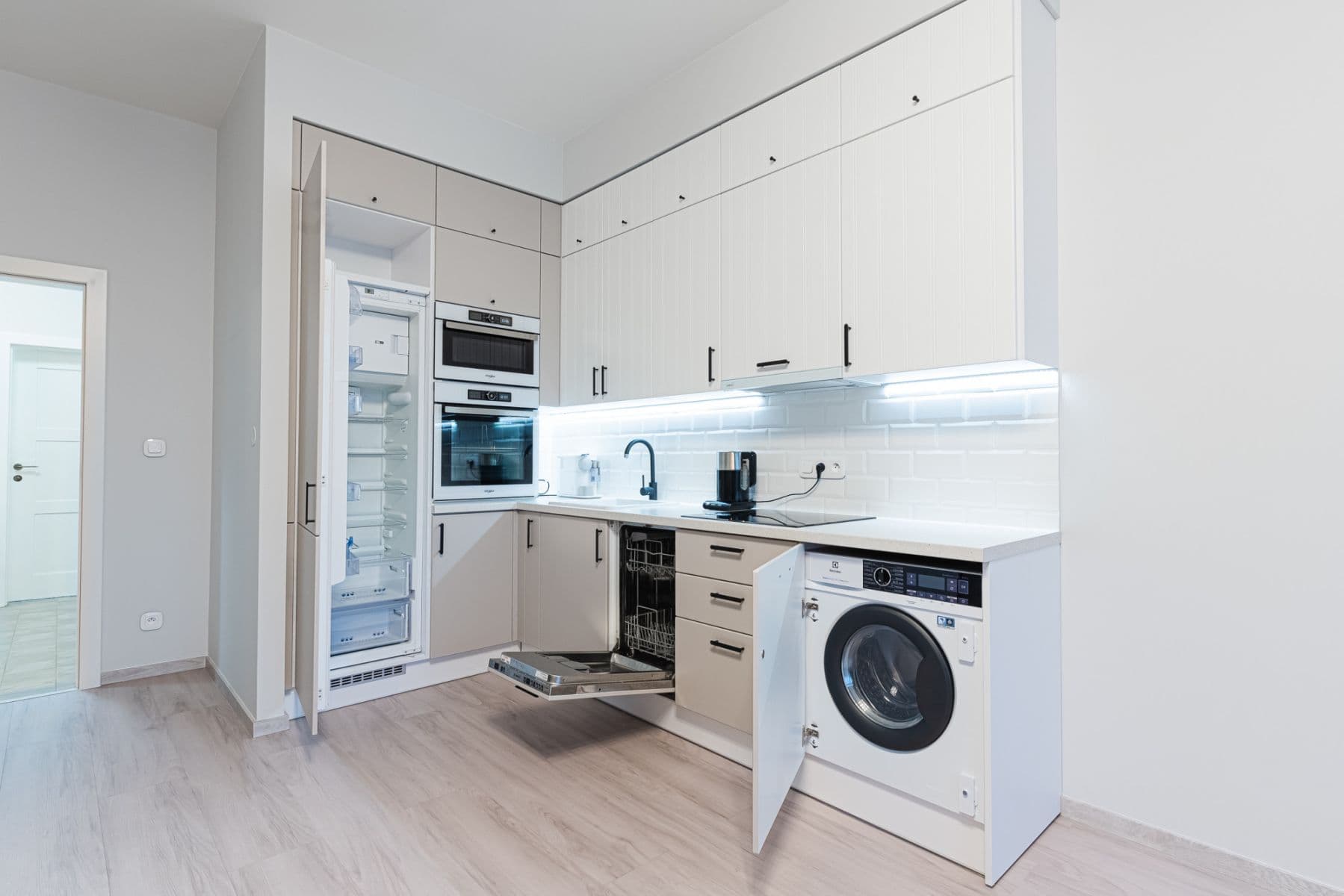 Pronájem bytu 46 m², Českomoravská, Praha, Praha Pronájem bytu 46 m², Českomoravská, Praha, Praha