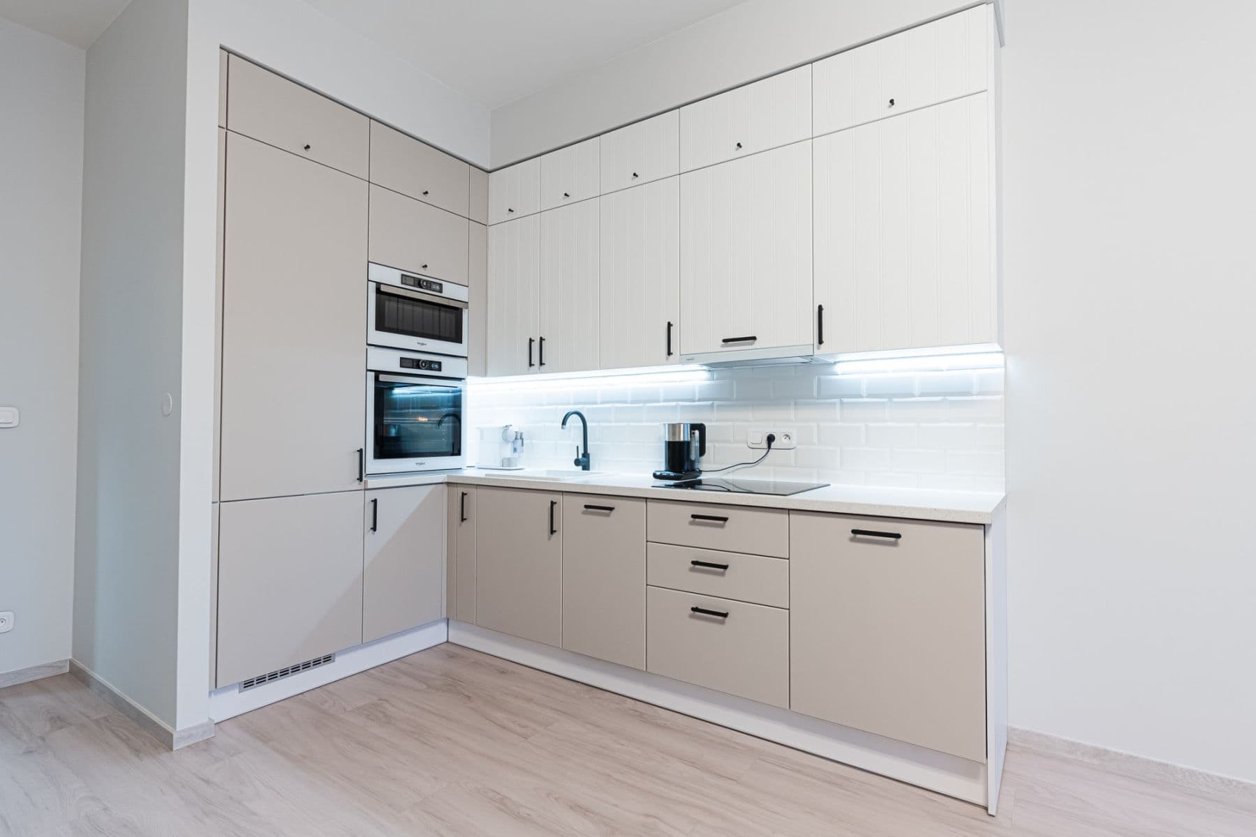 Pronájem bytu 46 m², Českomoravská, Praha, Praha Pronájem bytu 46 m², Českomoravská, Praha, Praha