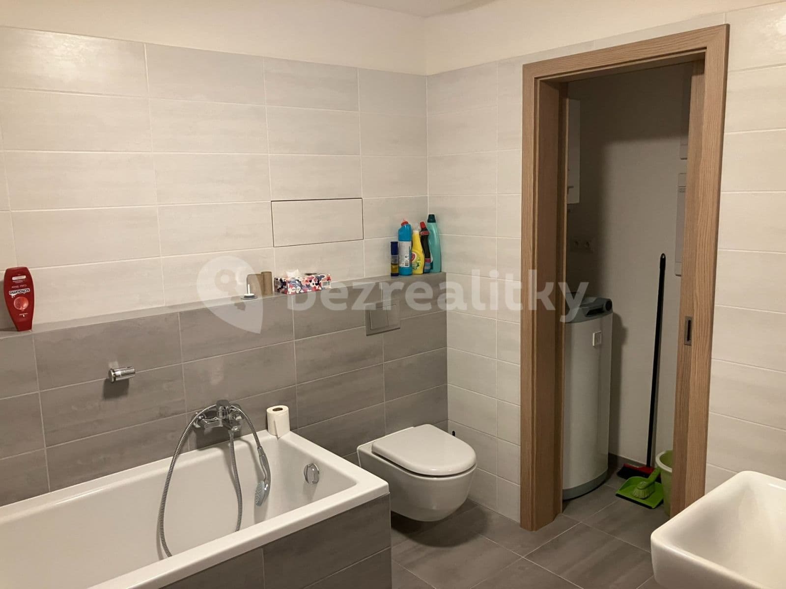Pronájem bytu 2+kk 56 m², Naskové, Praha, Praha Pronájem bytu 2+kk 56 m², Naskové, Praha, Praha