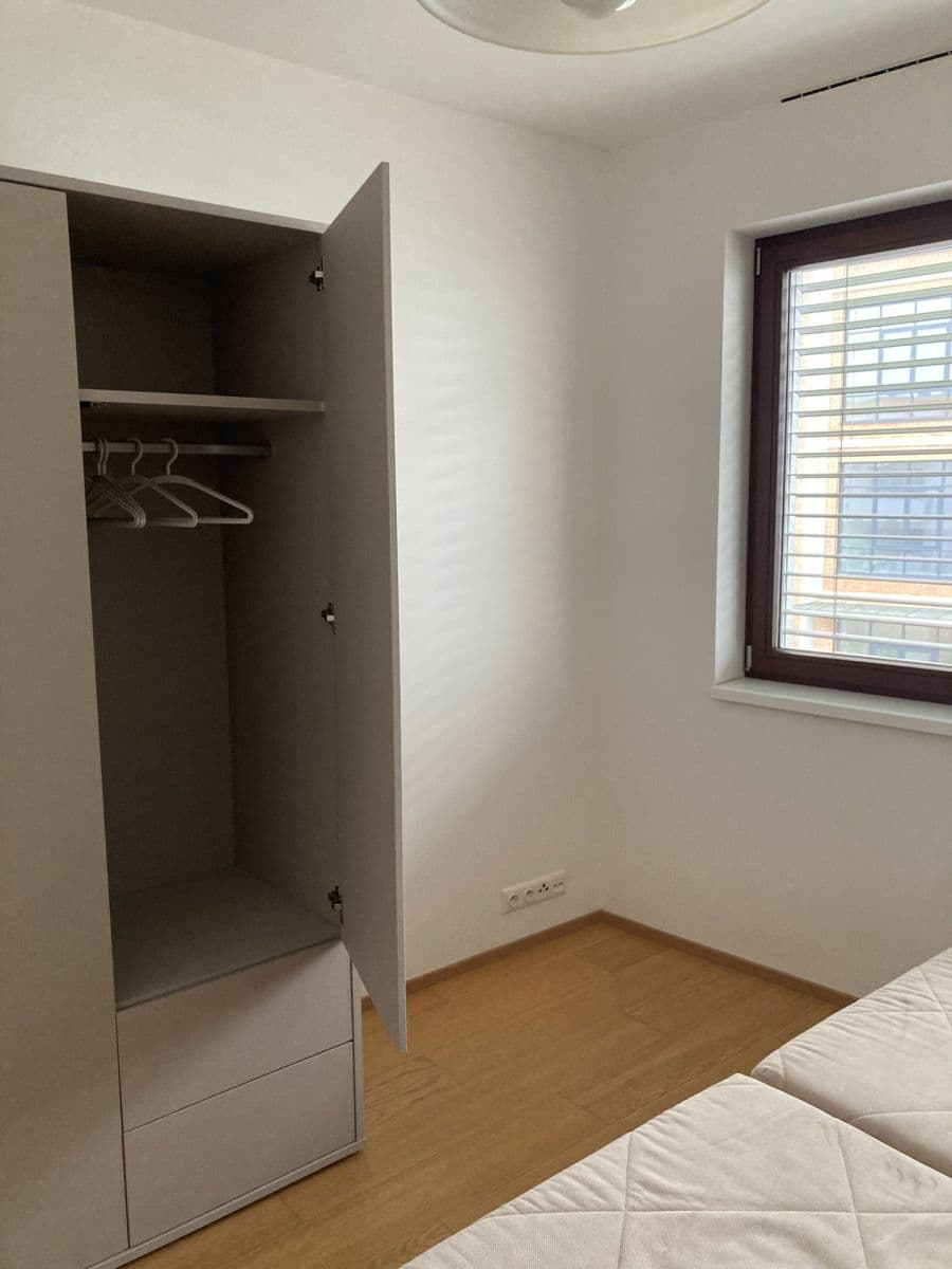 Pronájem bytu 2+kk 56 m², Naskové, Praha, Praha Pronájem bytu 2+kk 56 m², Naskové, Praha, Praha