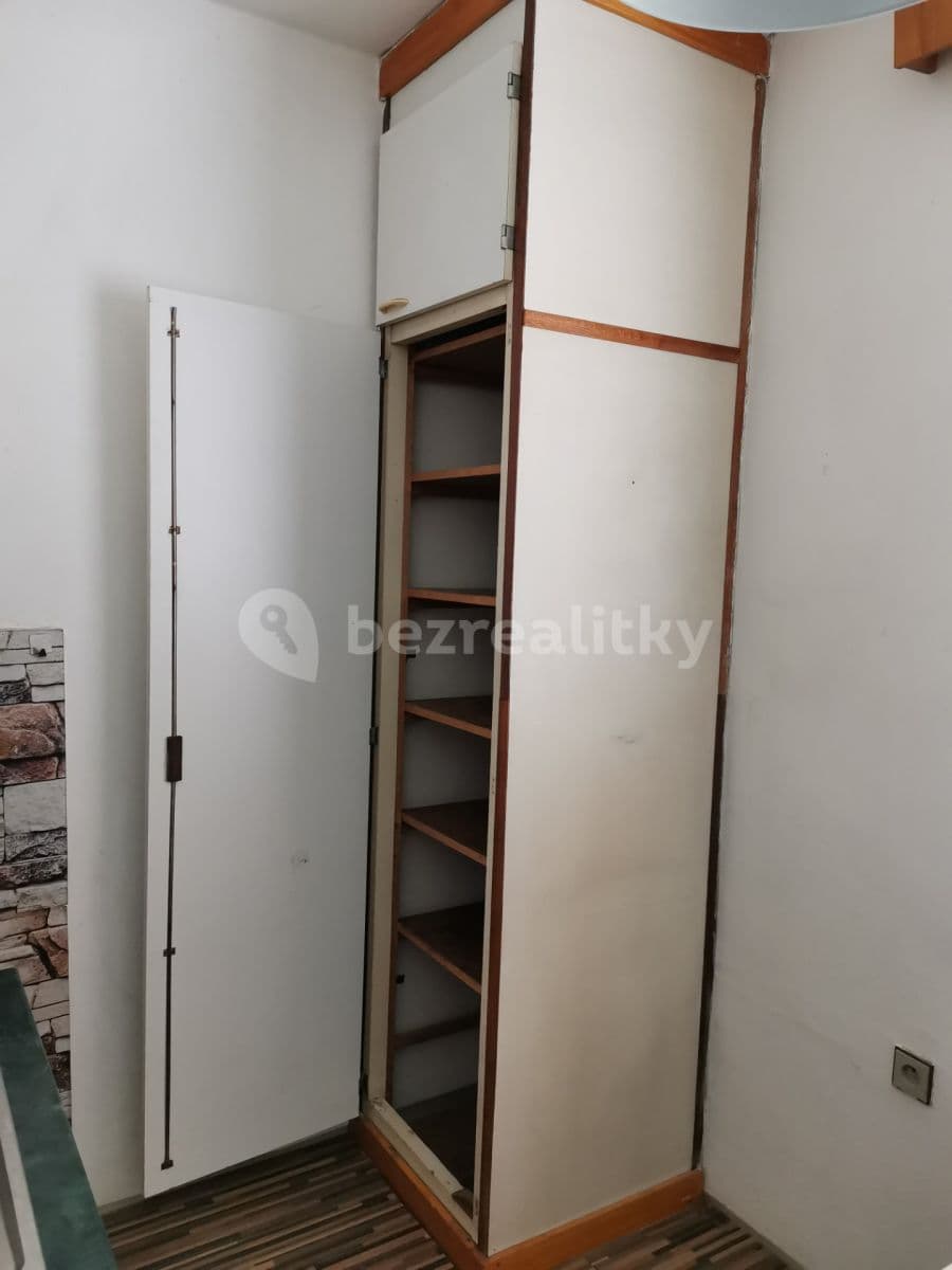 Pronájem bytu 1+1 48 m², Pavlova, Pardubice, Pardubický kraj Pronájem bytu 1+1 48 m², Pavlova, Pardubice, Pardubický kraj