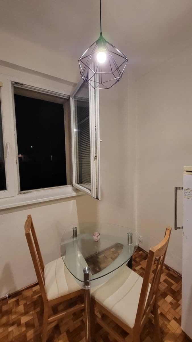 Pronájem bytu 2+kk 45 m², Humpolecká, Praha, Praha Pronájem bytu 2+kk 45 m², Humpolecká, Praha, Praha