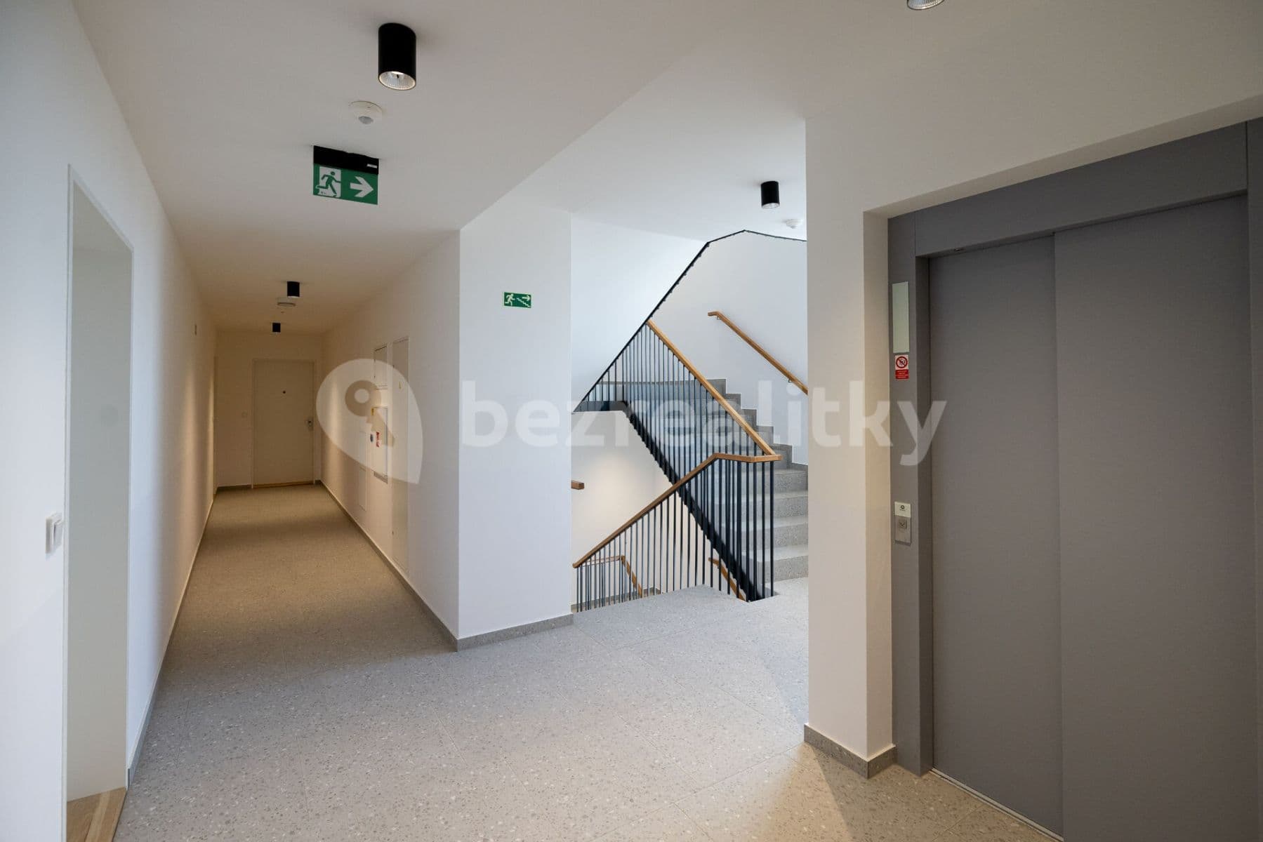 Pronájem bytu 2+kk 53 m², Armády, Praha, Praha Pronájem bytu 2+kk 53 m², Armády, Praha, Praha