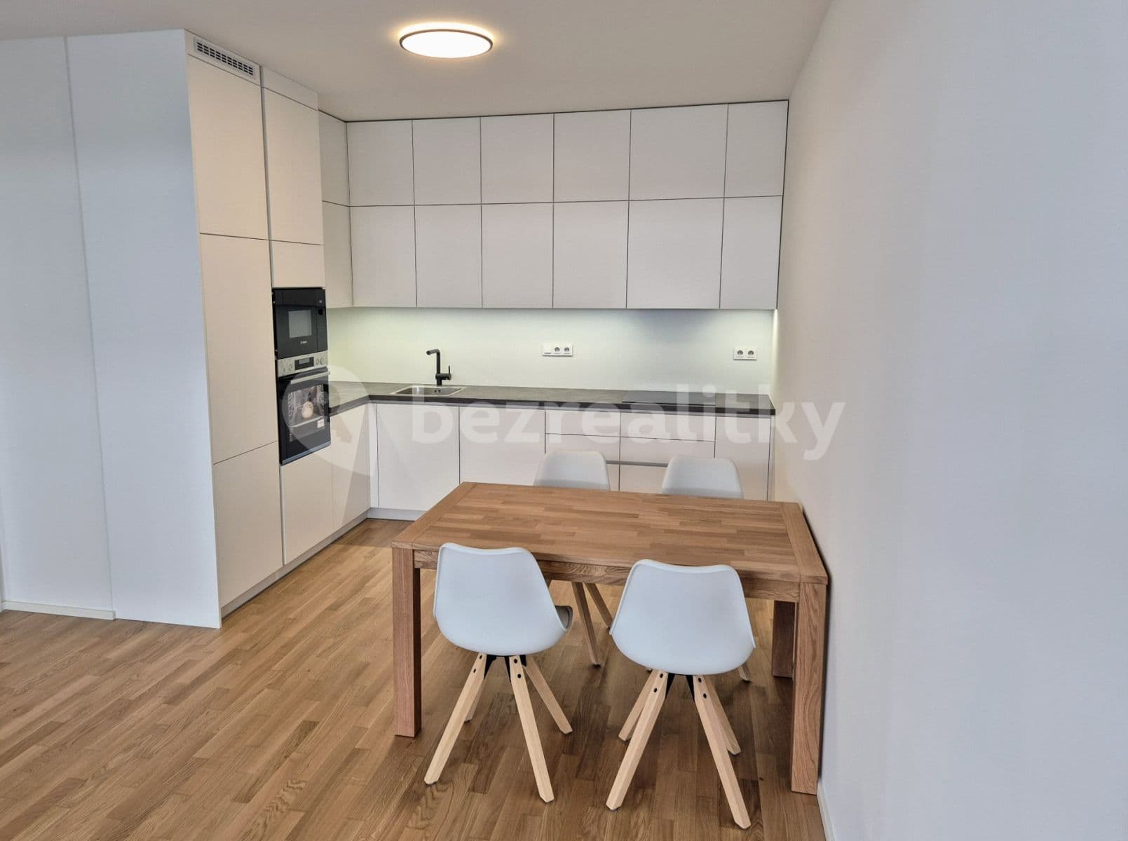 Pronájem bytu 2+kk 53 m², Armády, Praha, Praha Pronájem bytu 2+kk 53 m², Armády, Praha, Praha