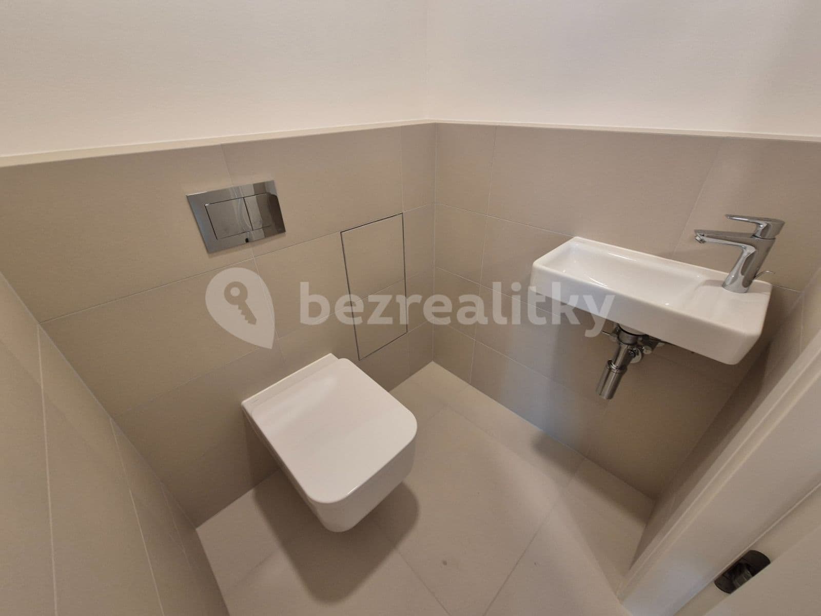 Pronájem bytu 2+kk 53 m², Armády, Praha, Praha Pronájem bytu 2+kk 53 m², Armády, Praha, Praha