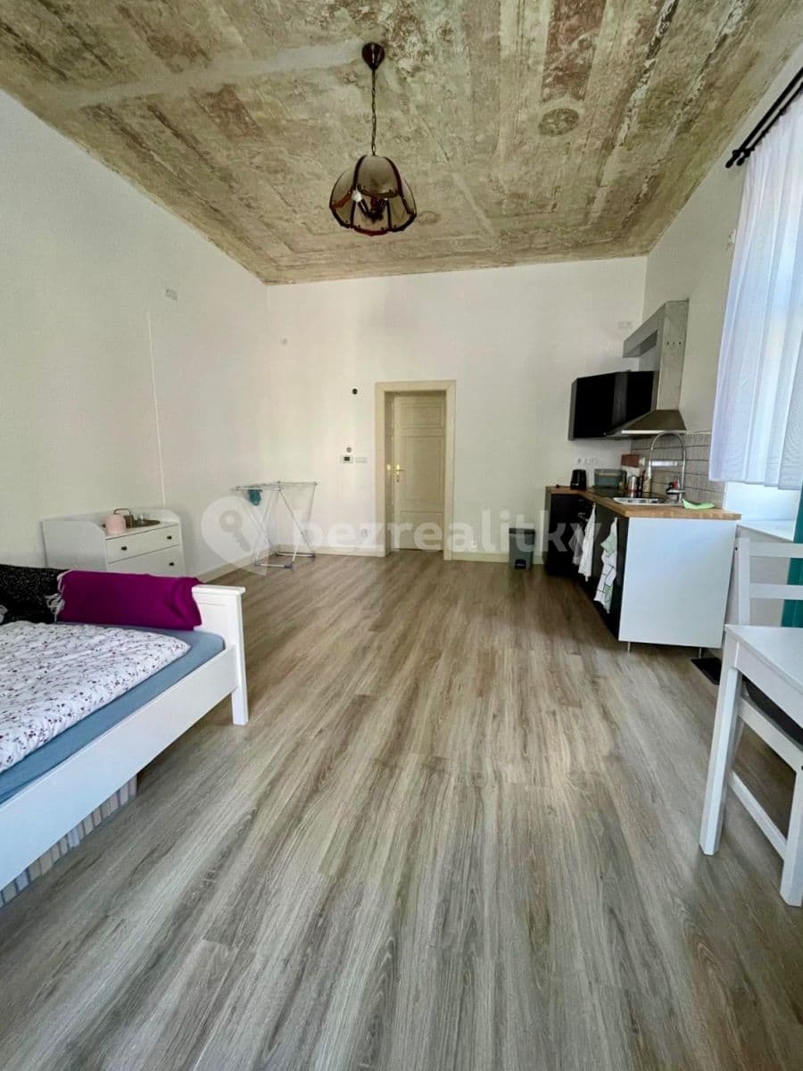 Pronájem bytu 1+kk 38 m², Masarykova, Nové Město na Moravě, Kraj Vysočina Pronájem bytu 1+kk 38 m², Masarykova, Nové Město na Moravě, Kraj Vysočina