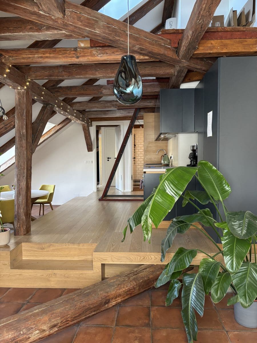 Pronájem bytu 77 m², Prvního pluku, Praha, Praha Pronájem bytu 77 m², Prvního pluku, Praha, Praha
