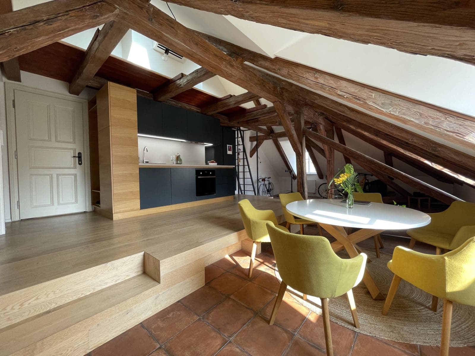 Pronájem bytu 77 m², Prvního pluku, Praha, Praha Pronájem bytu 77 m², Prvního pluku, Praha, Praha