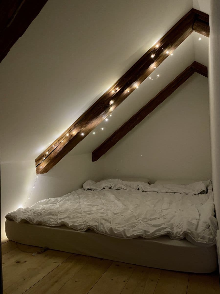 Pronájem bytu 77 m², Prvního pluku, Praha, Praha Pronájem bytu 77 m², Prvního pluku, Praha, Praha