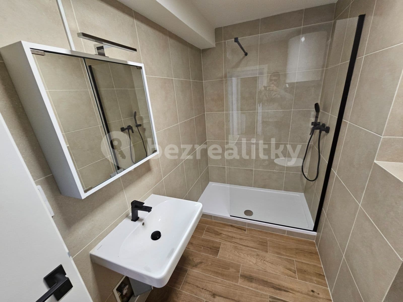 Pronájem bytu 2+kk 39 m², Sinkulova, Praha, Praha Pronájem bytu 2+kk 39 m², Sinkulova, Praha, Praha