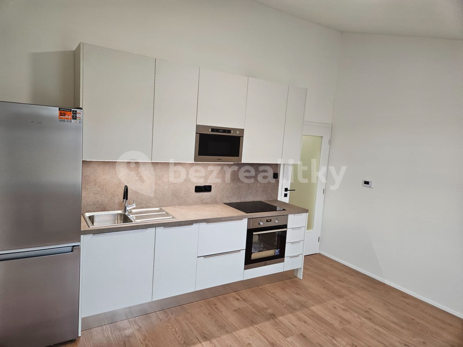 Pronájem bytu 2+kk 39 m², Sinkulova, Praha, Praha Pronájem bytu 2+kk 39 m², Sinkulova, Praha, Praha
