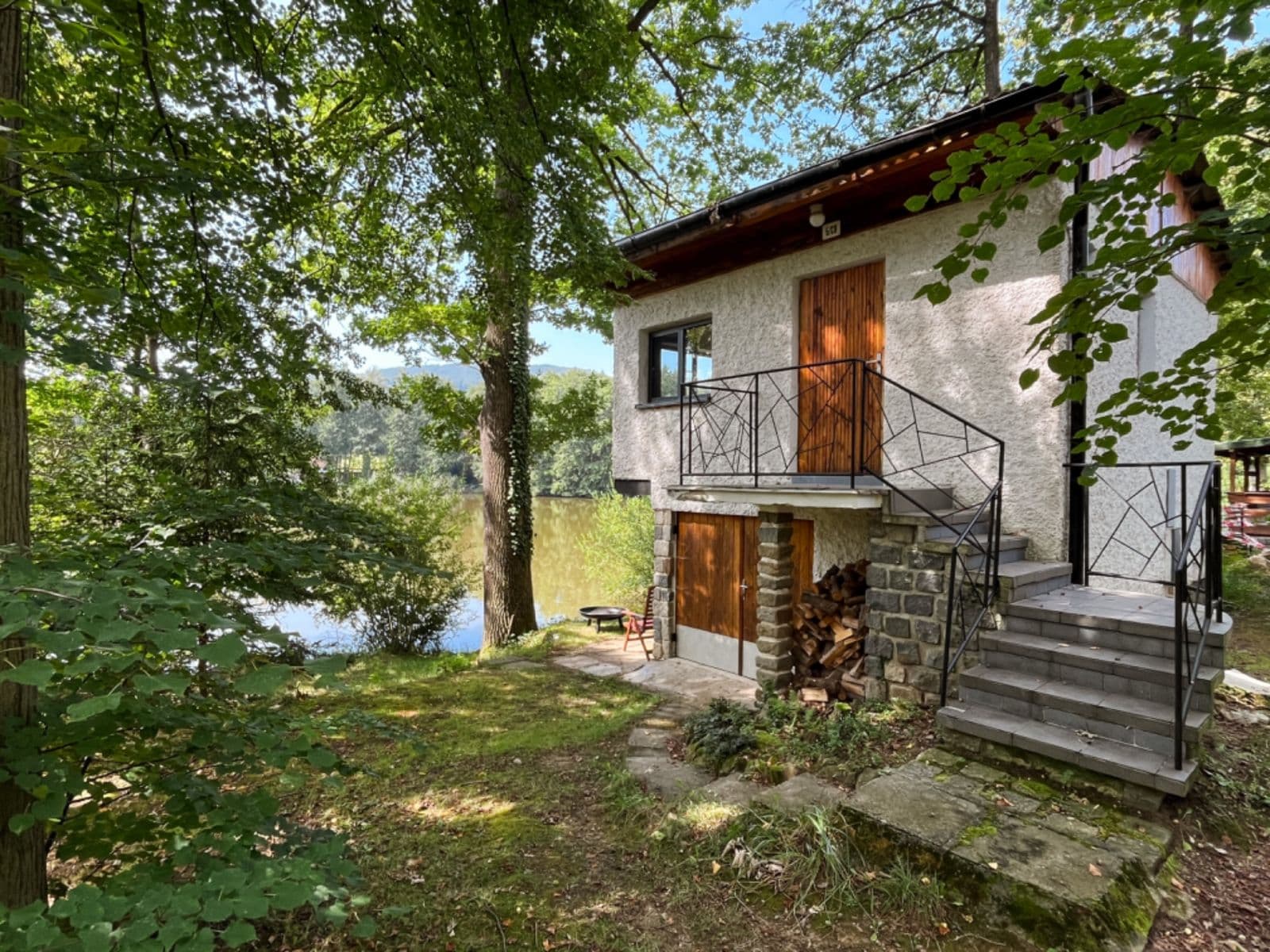 Prodej chaty, chalupy 37 m², pozemek 346 m², Záboří, Jihočeský kraj Prodej chaty, chalupy 37 m², pozemek 346 m², Záboří, Jihočeský kraj