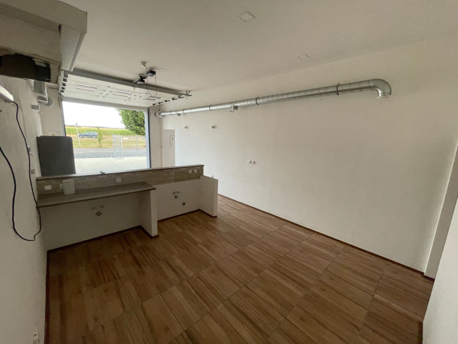 Pronájem nebytového prostoru 65 m², Rostoklaty, Středočeský kraj Pronájem nebytového prostoru 65 m², Rostoklaty, Středočeský kraj