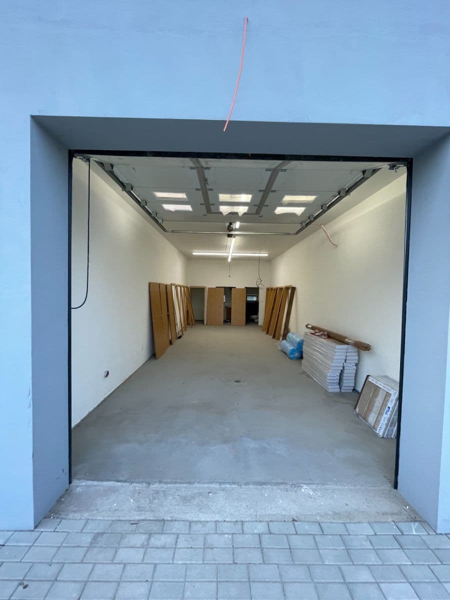 Pronájem nebytového prostoru 65 m², Rostoklaty, Středočeský kraj Pronájem nebytového prostoru 65 m², Rostoklaty, Středočeský kraj