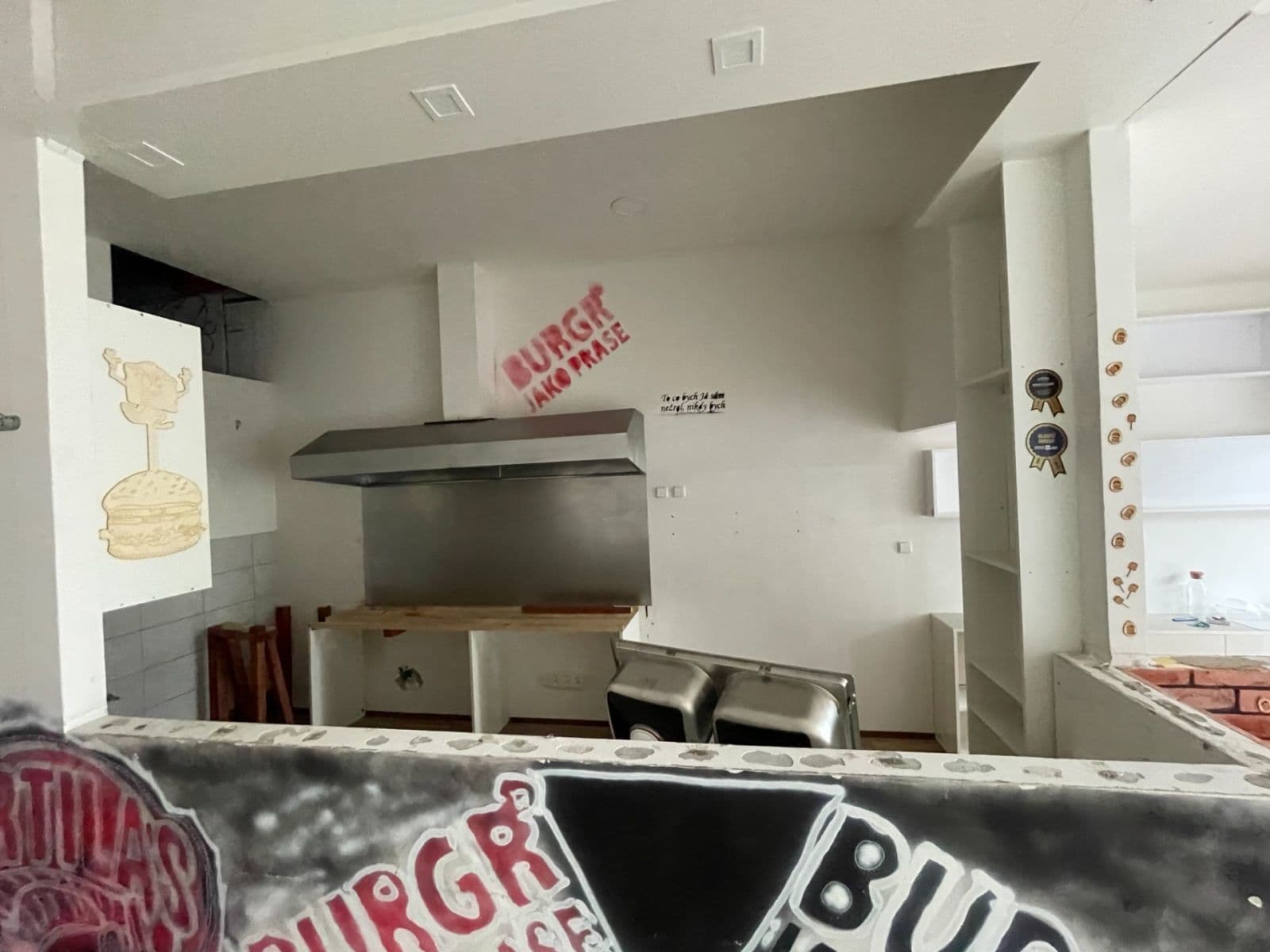 Pronájem nebytového prostoru 65 m², Rostoklaty, Středočeský kraj Pronájem nebytového prostoru 65 m², Rostoklaty, Středočeský kraj