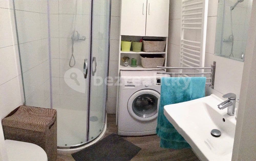 Pronájem bytu 1+kk 28 m², Kašparova, Pardubice, Pardubický kraj Pronájem bytu 1+kk 28 m², Kašparova, Pardubice, Pardubický kraj